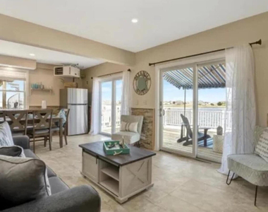 18 Harborside Drive E - Photo Thumbnail 3