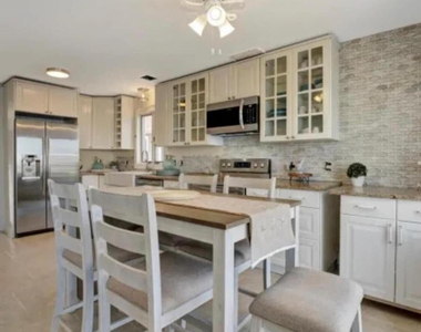 18 Harborside Drive E - Photo Thumbnail 7