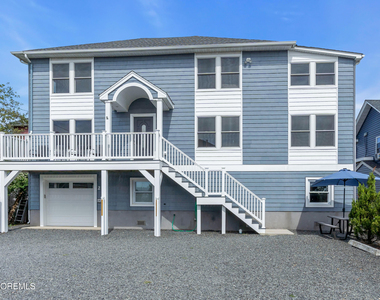 27 Arnold Avenue - Photo Thumbnail 3