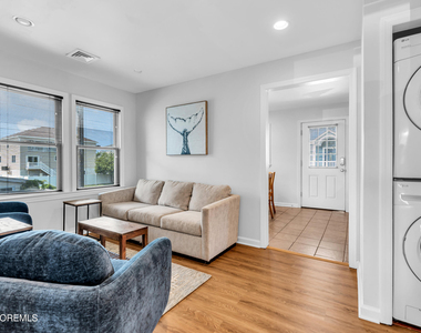 27 Arnold Avenue - Photo Thumbnail 11