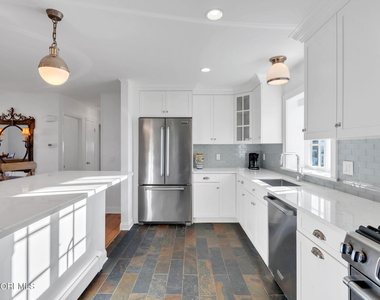 723 Pitney Drive - Photo Thumbnail 11