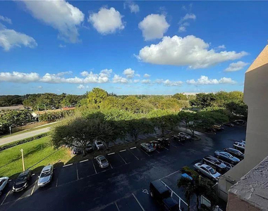 3001 W Rolling Hills Circle - Photo Thumbnail 23