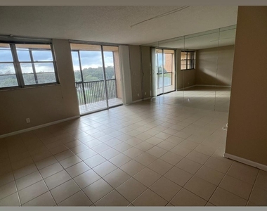3001 W Rolling Hills Circle - Photo Thumbnail 30