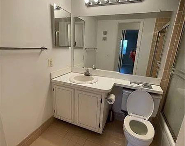 3001 W Rolling Hills Circle - Photo Thumbnail 5