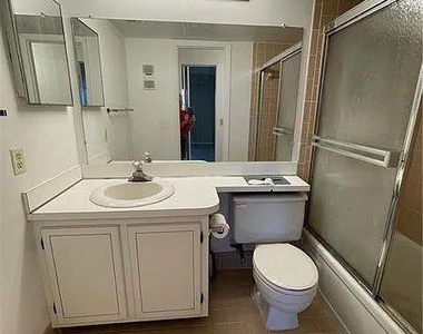3001 W Rolling Hills Circle - Photo Thumbnail 10