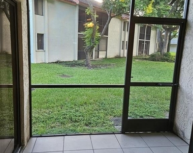 5583 Courtyard Drive - Photo Thumbnail 14