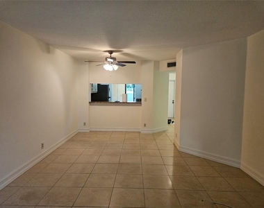 5583 Courtyard Drive - Photo Thumbnail 12