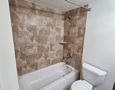 5583 Courtyard Drive - Photo Thumbnail 7