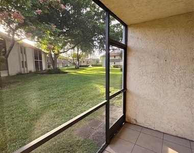 5583 Courtyard Drive - Photo Thumbnail 8