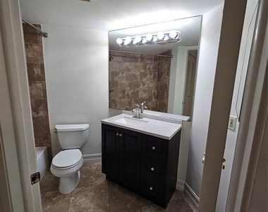 5583 Courtyard Drive - Photo Thumbnail 6