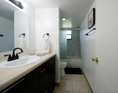 1920 N Congress Avenue - Photo Thumbnail 9
