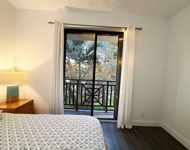 1645 S Ocean Lane - Photo Thumbnail 5