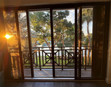 1645 S Ocean Lane - Photo Thumbnail 3