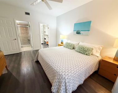 1645 S Ocean Lane - Photo Thumbnail 7