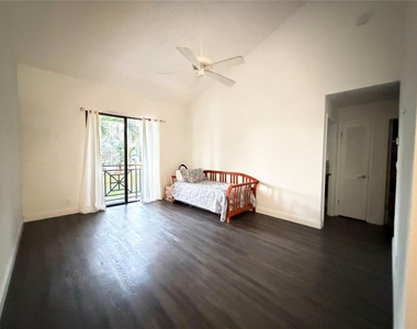 1645 S Ocean Lane - Photo Thumbnail 16