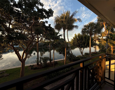1645 S Ocean Lane - Photo Thumbnail 6