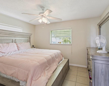 6708 Nw 57th Drive - Photo Thumbnail 7