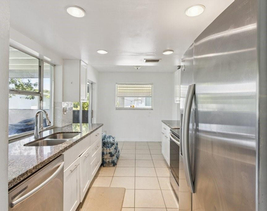 6708 Nw 57th Drive - Photo Thumbnail 2
