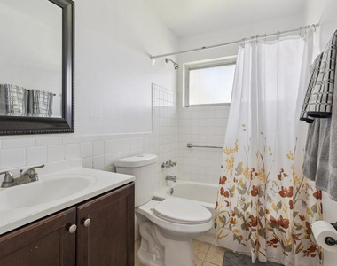 6708 Nw 57th Drive - Photo Thumbnail 5