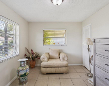 6708 Nw 57th Drive - Photo Thumbnail 8