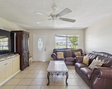 6708 Nw 57th Drive - Photo Thumbnail 4