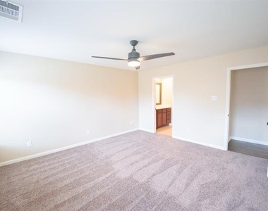 3108 Overstreet Lane - Photo Thumbnail 10
