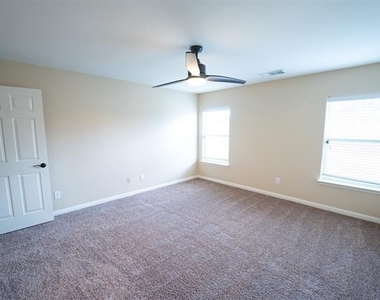 3108 Overstreet Lane - Photo Thumbnail 7
