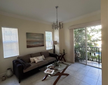 226 N Latitude Circle - Photo Thumbnail 1