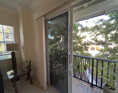 226 N Latitude Circle - Photo Thumbnail 6