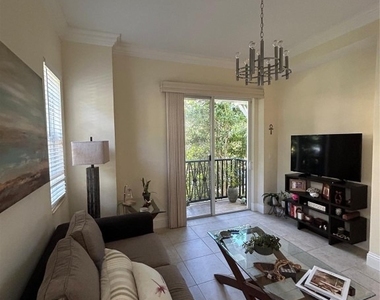226 N Latitude Circle - Photo Thumbnail 4