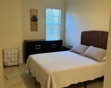 226 N Latitude Circle - Photo Thumbnail 8