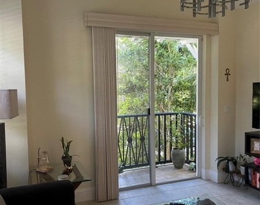226 N Latitude Circle - Photo Thumbnail 3