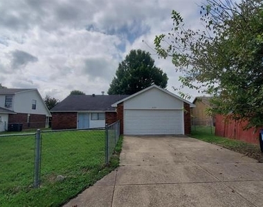 1125 Greenbriar Lane - Photo Thumbnail 11