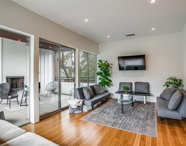 4401 Roseland Avenue - Photo Thumbnail 1