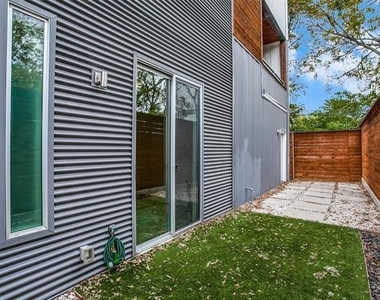 4401 Roseland Avenue - Photo Thumbnail 11