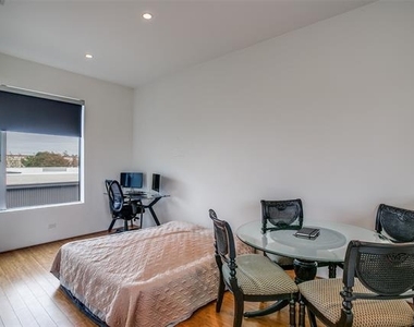 4401 Roseland Avenue - Photo Thumbnail 8