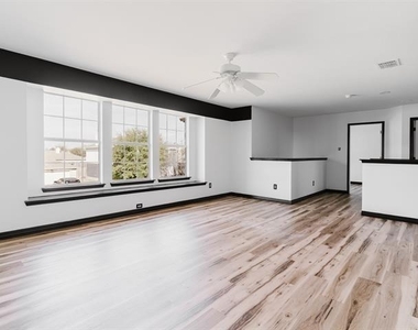 1733 Elm Street - Photo Thumbnail 21