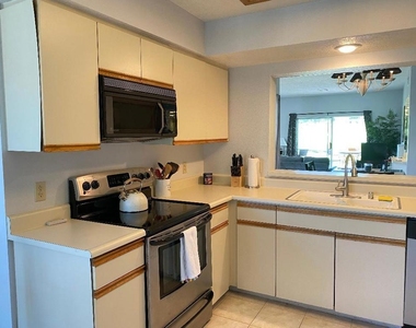 413 Desert Falls Drive N - Photo Thumbnail 7