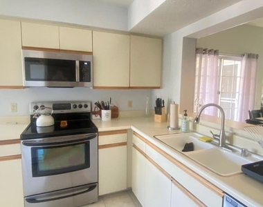413 Desert Falls Drive N - Photo Thumbnail 6