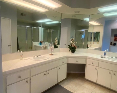 413 Desert Falls Drive N - Photo Thumbnail 21