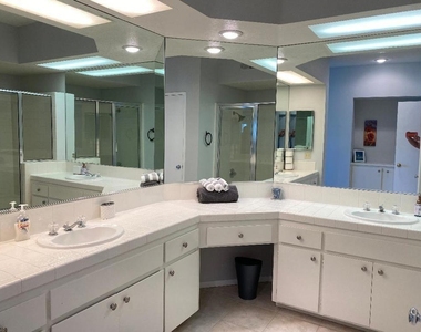 413 Desert Falls Drive N - Photo Thumbnail 11