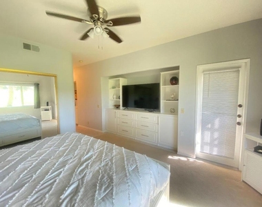 413 Desert Falls Drive N - Photo Thumbnail 17