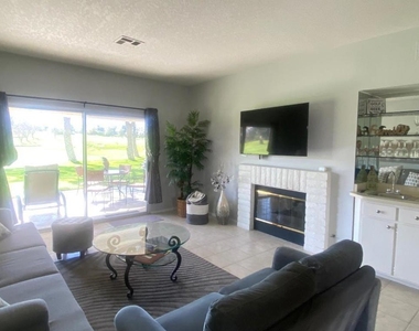 413 Desert Falls Drive N - Photo Thumbnail 3