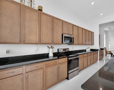 11460 Sw Pietra Way - Photo Thumbnail 14
