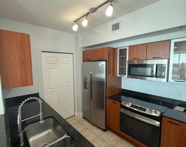 625 Casa Loma Boulevard - Photo Thumbnail 6