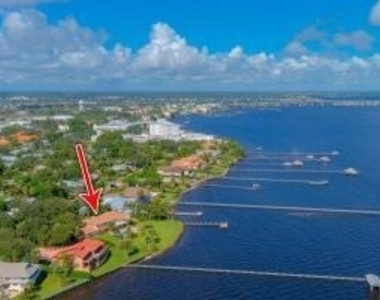 901 Se Riverside Drive - Photo Thumbnail 17