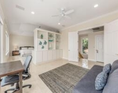901 Se Riverside Drive - Photo Thumbnail 48