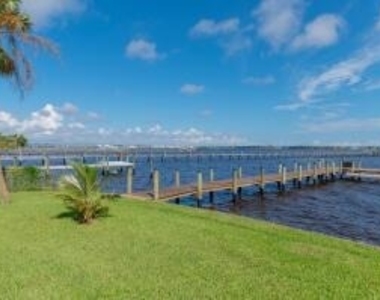 901 Se Riverside Drive - Photo Thumbnail 27