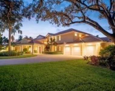 901 Se Riverside Drive - Photo Thumbnail 9