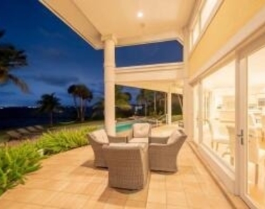 901 Se Riverside Drive - Photo Thumbnail 12